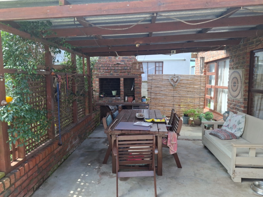 3 Bedroom Property for Sale in Winterstrand Eastern Cape